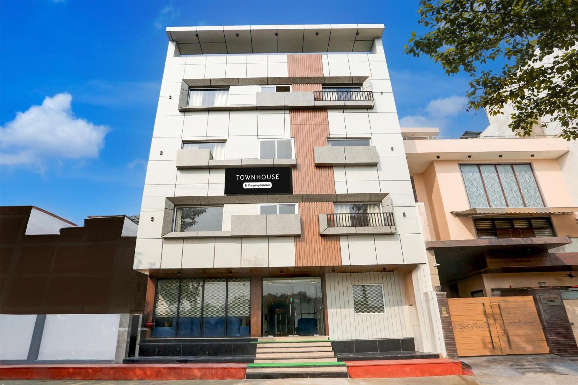 Super Townhouse Taj Nagri Phase 2 Formerly Grand Rivera Tājganj Exteriör bild